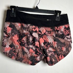 Lululemon speed up short 2.5 inch low rise Sundays, multi pink design.